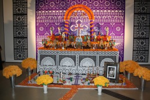 Altar del Día de los Muertos en el ROM